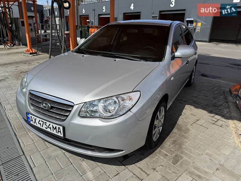 Седан Hyundai Elantra 2008 в 