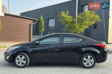 Седан Hyundai Elantra 2013 в 