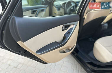 Седан Hyundai Elantra 2013 в 