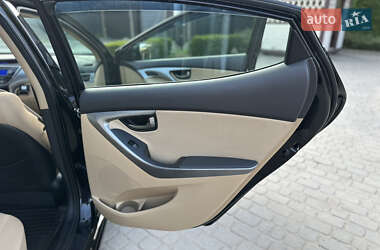 Седан Hyundai Elantra 2013 в 