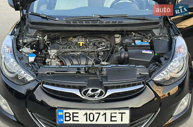 Седан Hyundai Elantra 2013 в 