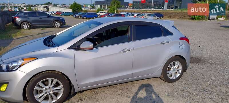 Хэтчбек Hyundai Elantra 2012 в Киеве