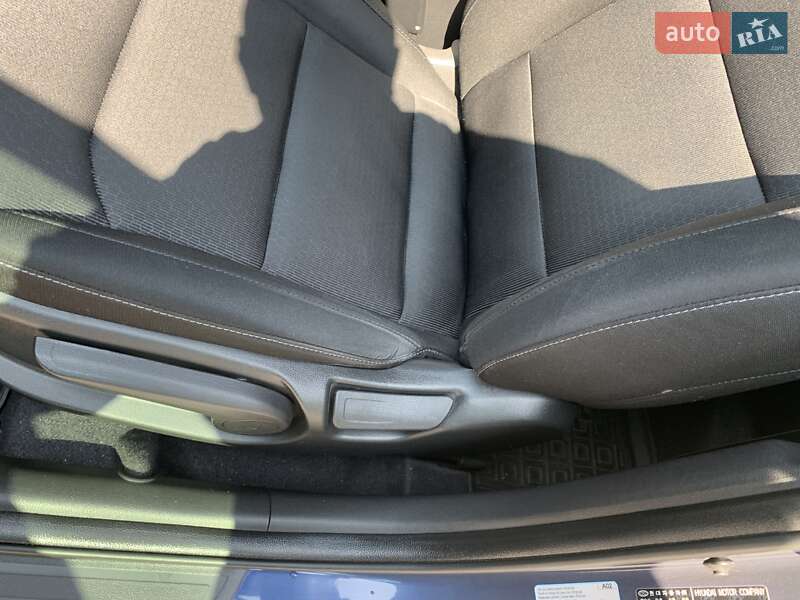Седан Hyundai Elantra 2018 в Киеве