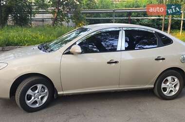 Седан Hyundai Elantra 2010 в Першотравенську