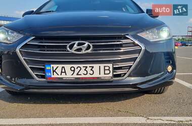 Седан Hyundai Elantra 2018 в 