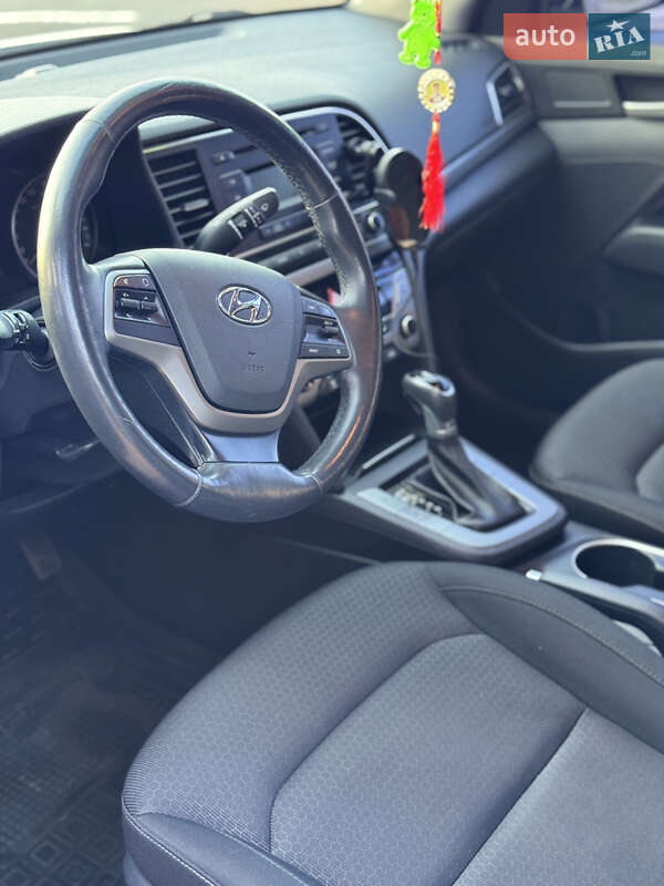 Седан Hyundai Elantra 2018 в Бершаді