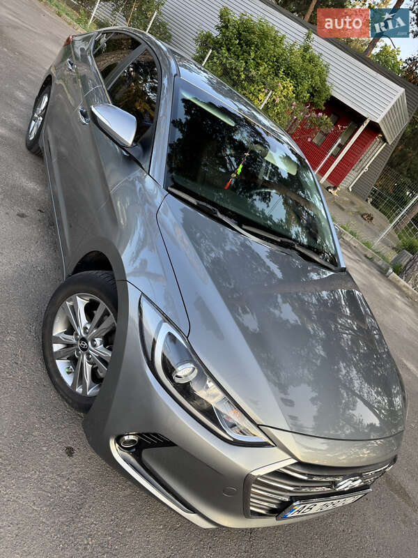 Седан Hyundai Elantra 2018 в Бершаді