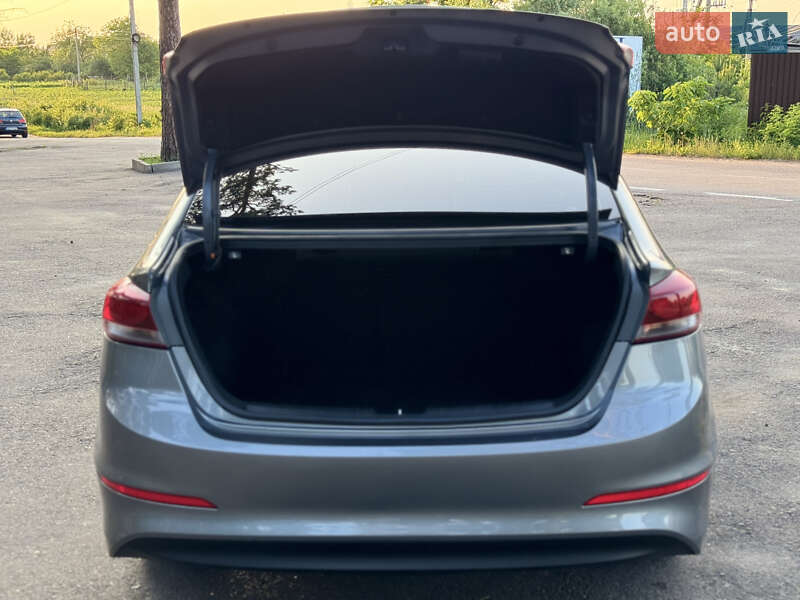 Седан Hyundai Elantra 2018 в Бершаді