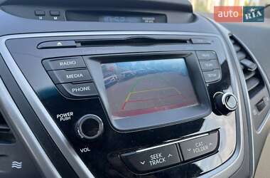 Седан Hyundai Elantra 2014 в 