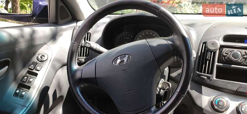 Седан Hyundai Elantra 2007 в Киеве