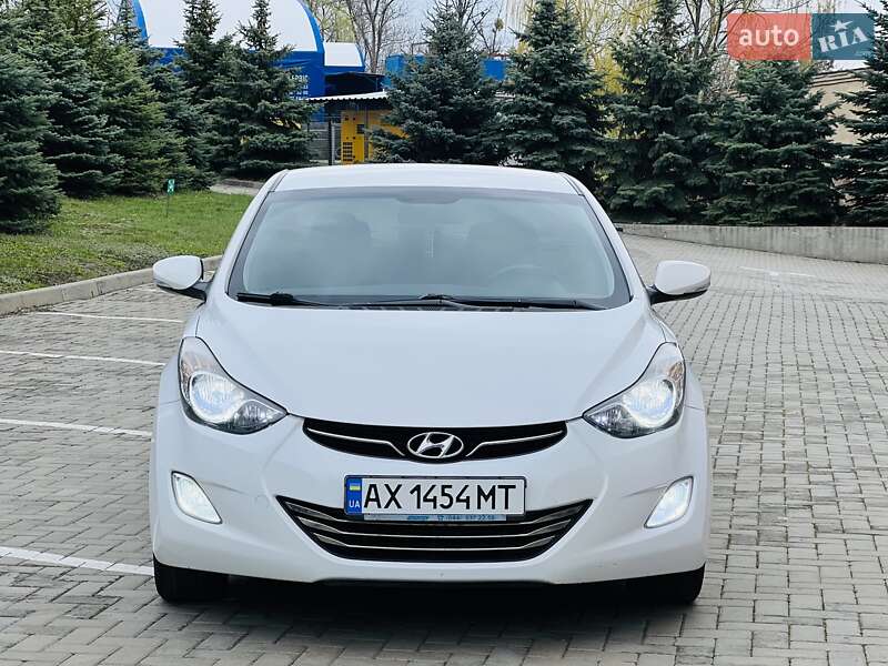 Hyundai Elantra 2013