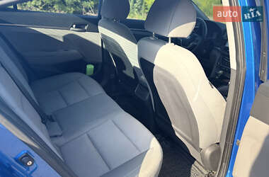Седан Hyundai Elantra 2016 в 