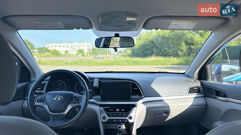 Седан Hyundai Elantra 2016 в Полтаве