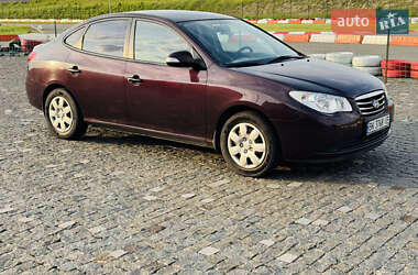 Седан Hyundai Elantra 2010 в Ровно