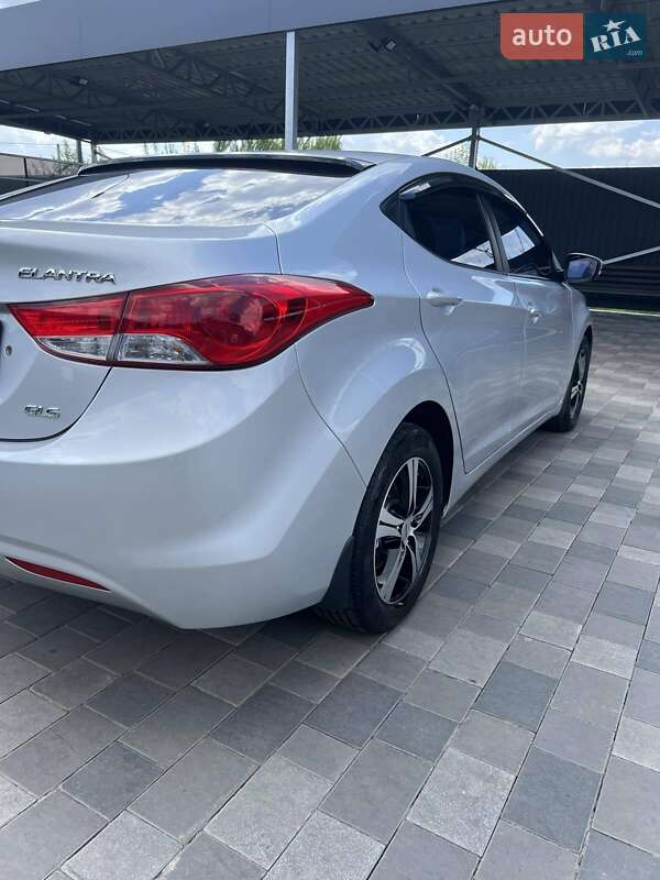 Седан Hyundai Elantra 2011 в Полтаве
