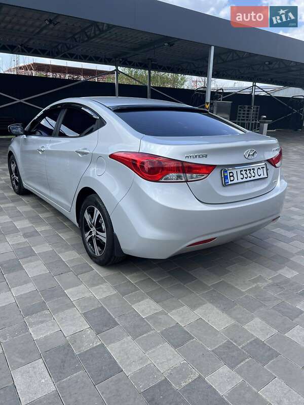 Седан Hyundai Elantra 2011 в Полтаве