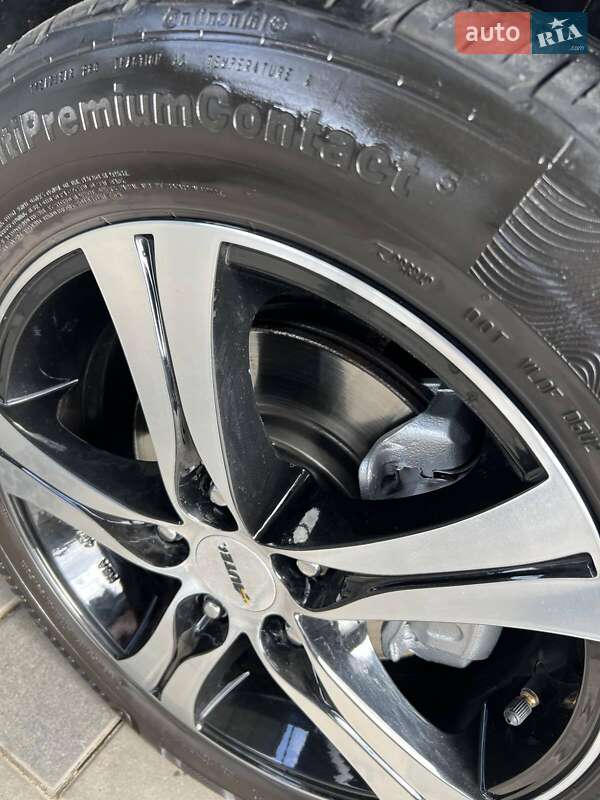 Седан Hyundai Elantra 2011 в Полтаве