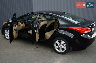 Седан Hyundai Elantra 2012 в 