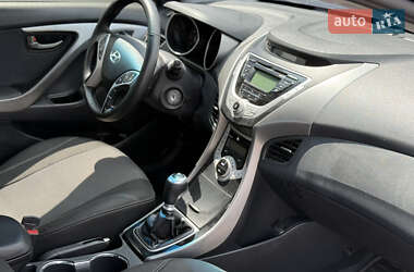 Седан Hyundai Elantra 2012 в 