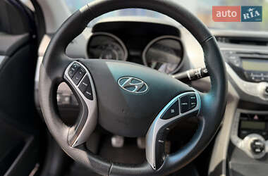 Седан Hyundai Elantra 2012 в 