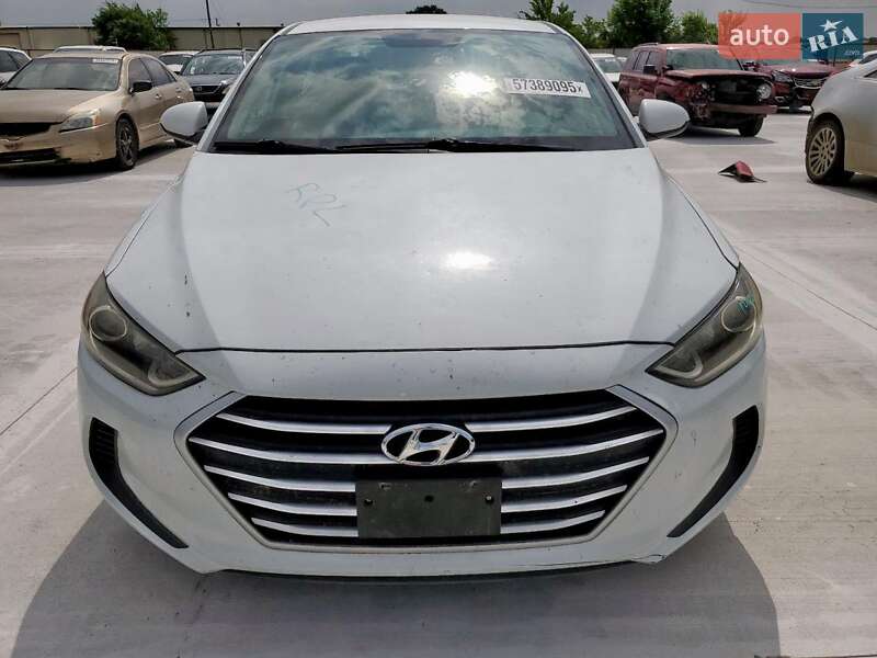 Седан Hyundai Elantra 2018 в Львове