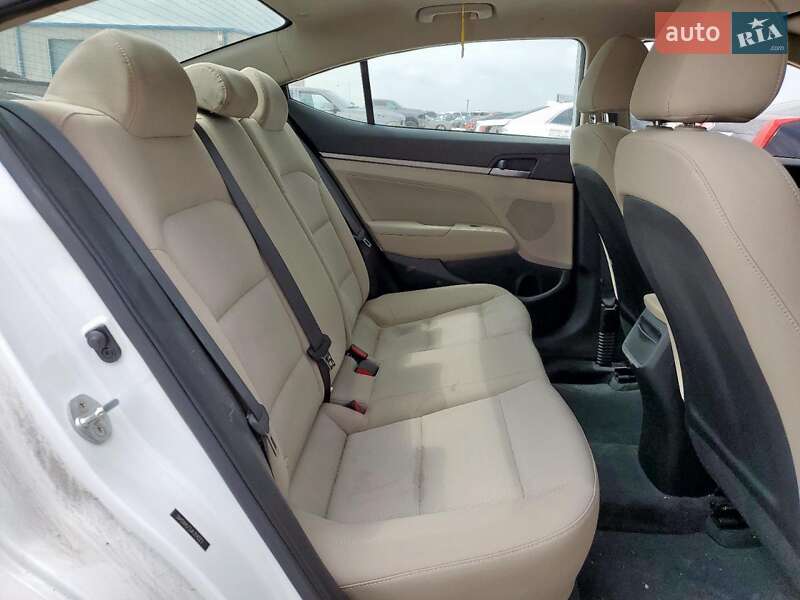 Седан Hyundai Elantra 2018 в Львове