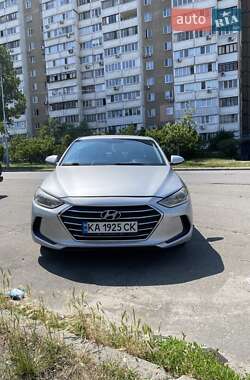 Седан Hyundai Elantra 2016 в Києві