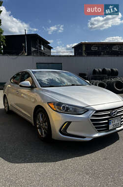 Седан Hyundai Elantra 2016 в Києві
