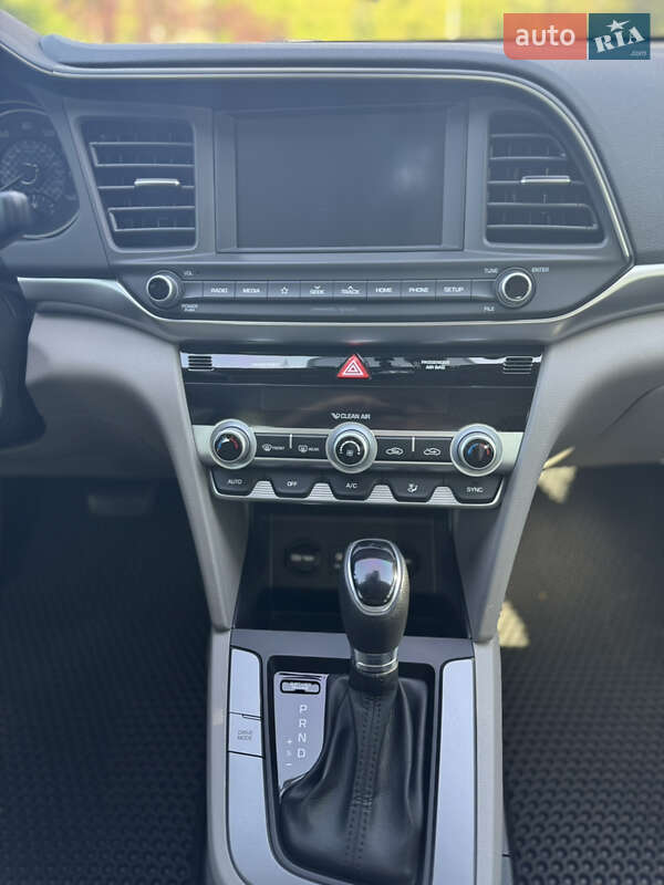 Седан Hyundai Elantra 2019 в Кременчуці