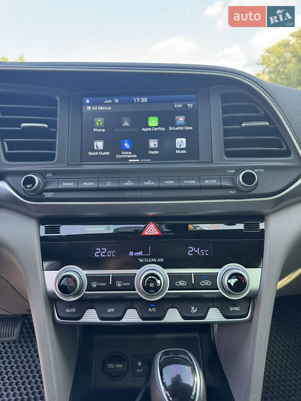 Седан Hyundai Elantra 2019 в Кременчуці