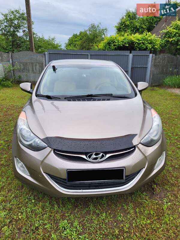 Седан Hyundai Elantra 2013 в 