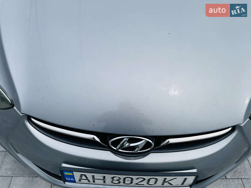 Седан Hyundai Elantra 2011 в Виннице