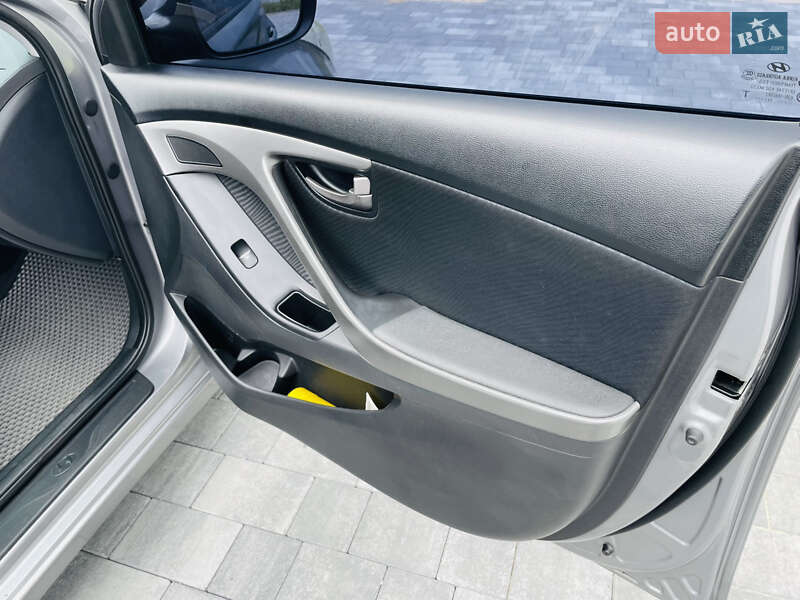 Седан Hyundai Elantra 2011 в Виннице