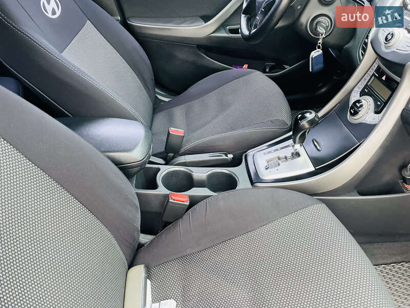 Седан Hyundai Elantra 2011 в Виннице