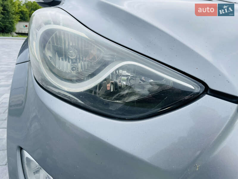 Седан Hyundai Elantra 2011 в Виннице