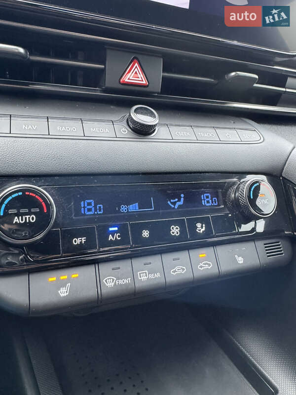 Седан Hyundai Elantra 2023 в Киеве