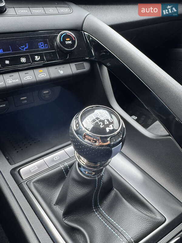 Седан Hyundai Elantra 2023 в Киеве