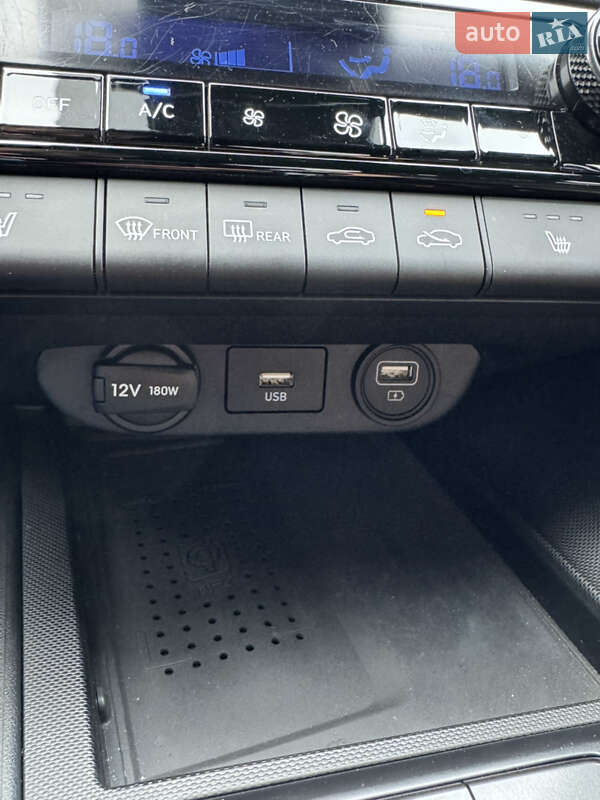 Седан Hyundai Elantra 2023 в Киеве