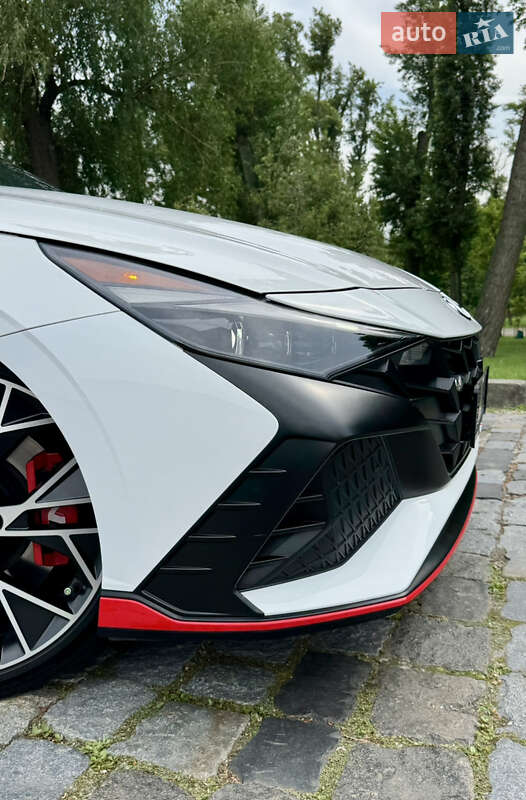 Седан Hyundai Elantra 2023 в Киеве