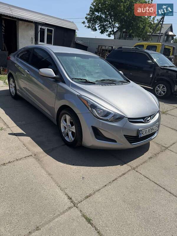 Hyundai Elantra 2012