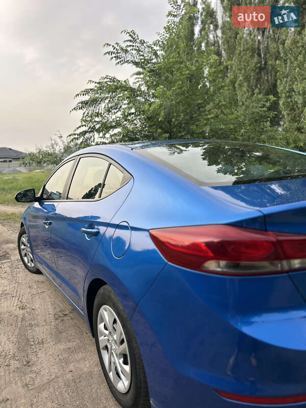 Седан Hyundai Elantra 2017 в Кропивницькому