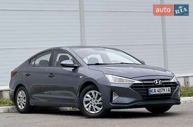 Седан Hyundai Elantra 2019 в Львове