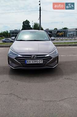 Седан Hyundai Elantra 2019 в Харькове
