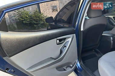 Седан Hyundai Elantra 2015 в 