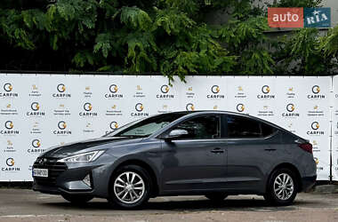 Седан Hyundai Elantra 2019 в Киеве