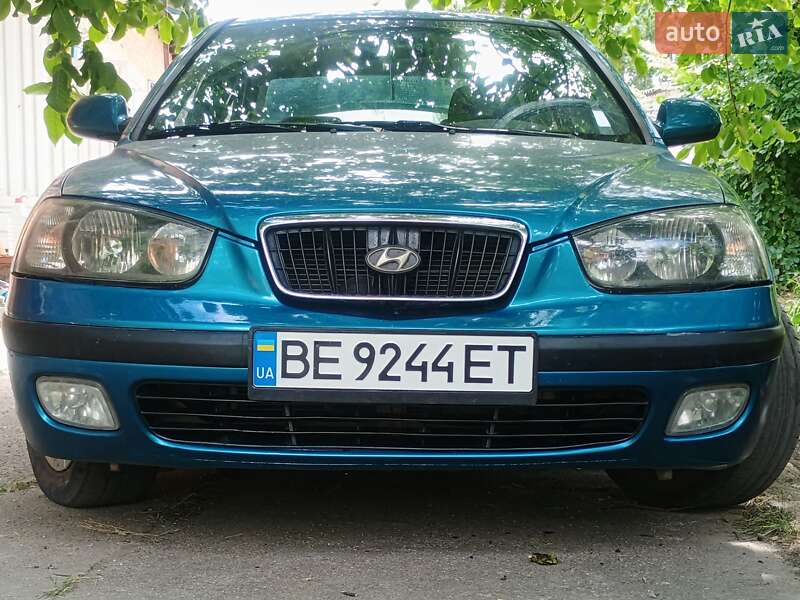 Седан Hyundai Elantra 2000 в Чугуеве