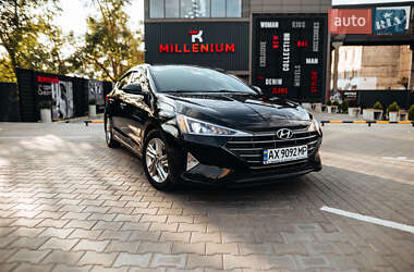 Седан Hyundai Elantra 2019 в Кривом Роге