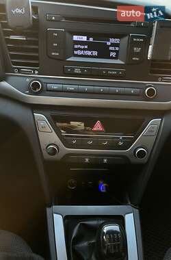 Седан Hyundai Elantra 2016 в 