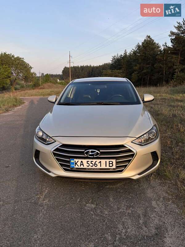 Седан Hyundai Elantra 2016 в Черкассах