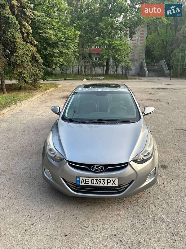Седан Hyundai Elantra 2013 в Днепре